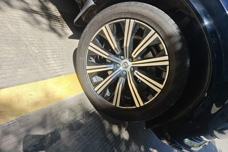 Used Volvo XC90 2019 T5 Zhiyi Edition 7-Seater China VI Right Front Wheel Hub