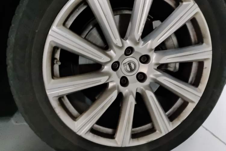 Used Volvo XC90 2019 T6 Zhiyi Edition 7-Seater China V Emission Standard Right Front Wheel Hub