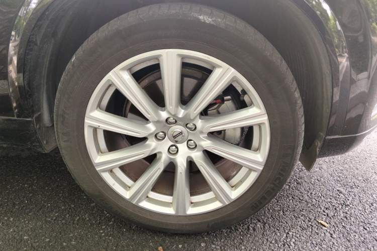 Used Volvo XC90 2019 T5 Zhiyi Edition 7-Seater China VI Right Front Wheel Hub