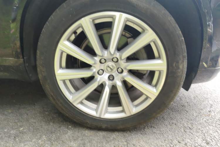 Used Volvo XC90 2019 T6 Zhiyi Edition 7-Seater China V Emission Standard Right Front Wheel Hub