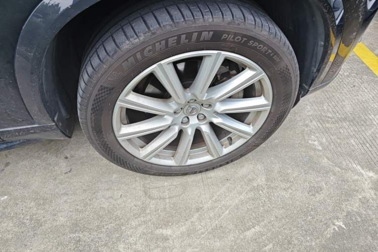 Used Volvo XC90 2019 T6 Zhiyi Edition 7-Seater China V Emission Standard Right Front Wheel Hub