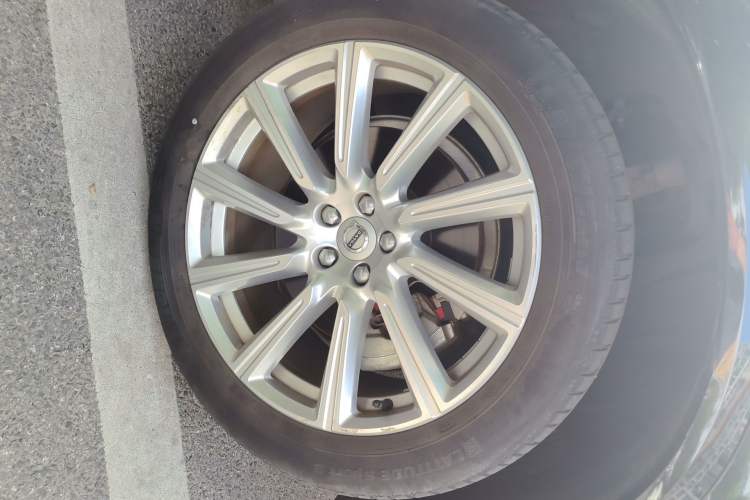 Used Volvo XC90 2019 T6 Zhiyi Edition 7-Seater China V Emission Standard Right Front Wheel Hub