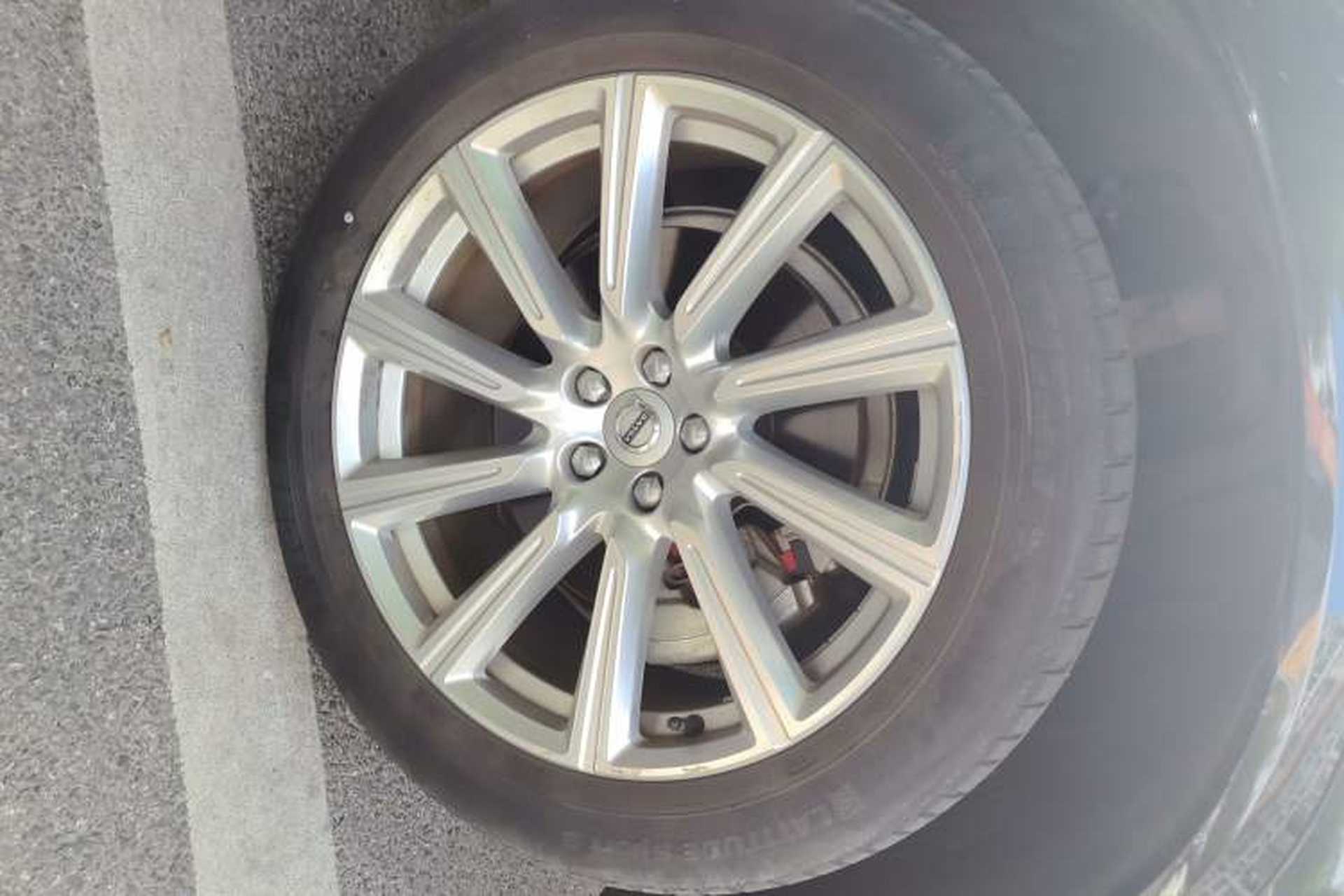 Used Volvo XC90 2019 T6 Zhiyi Edition 7-Seater China V Emission Standard Right Front Wheel Hub