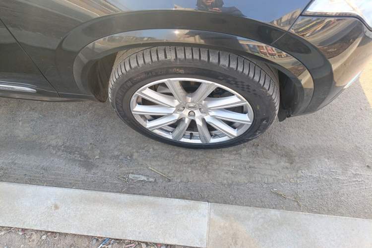 Used Volvo XC90 2019 T6 Zhiyi Edition 7-Seater China V Emission Standard Right Front Wheel Hub