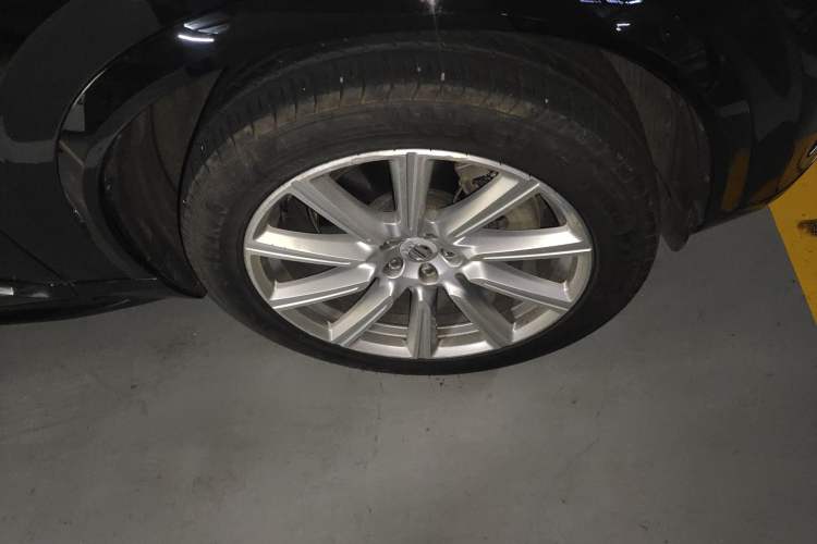 Used Volvo XC90 2019 T5 Zhiyi Edition 5-Seater China V Standard Right Front Wheel Hub