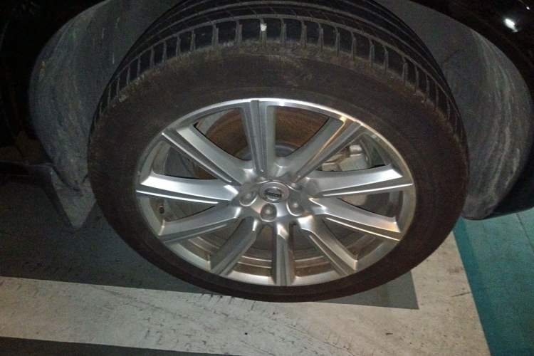 Used Volvo XC90 2019 T6 Zhiya Edition 7-Seater China VI Standard Right Front Wheel Hub