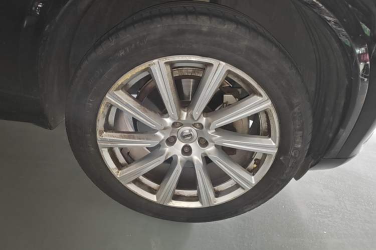 Used Volvo XC90 2019 T5 Zhiyi Edition 7-Seater China V Emission Standard Right Front Wheel Hub