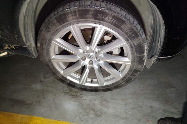 Used Volvo XC90 2019 T6 Zhiya Edition 7-Seater China VI Standard Right Front Wheel Hub