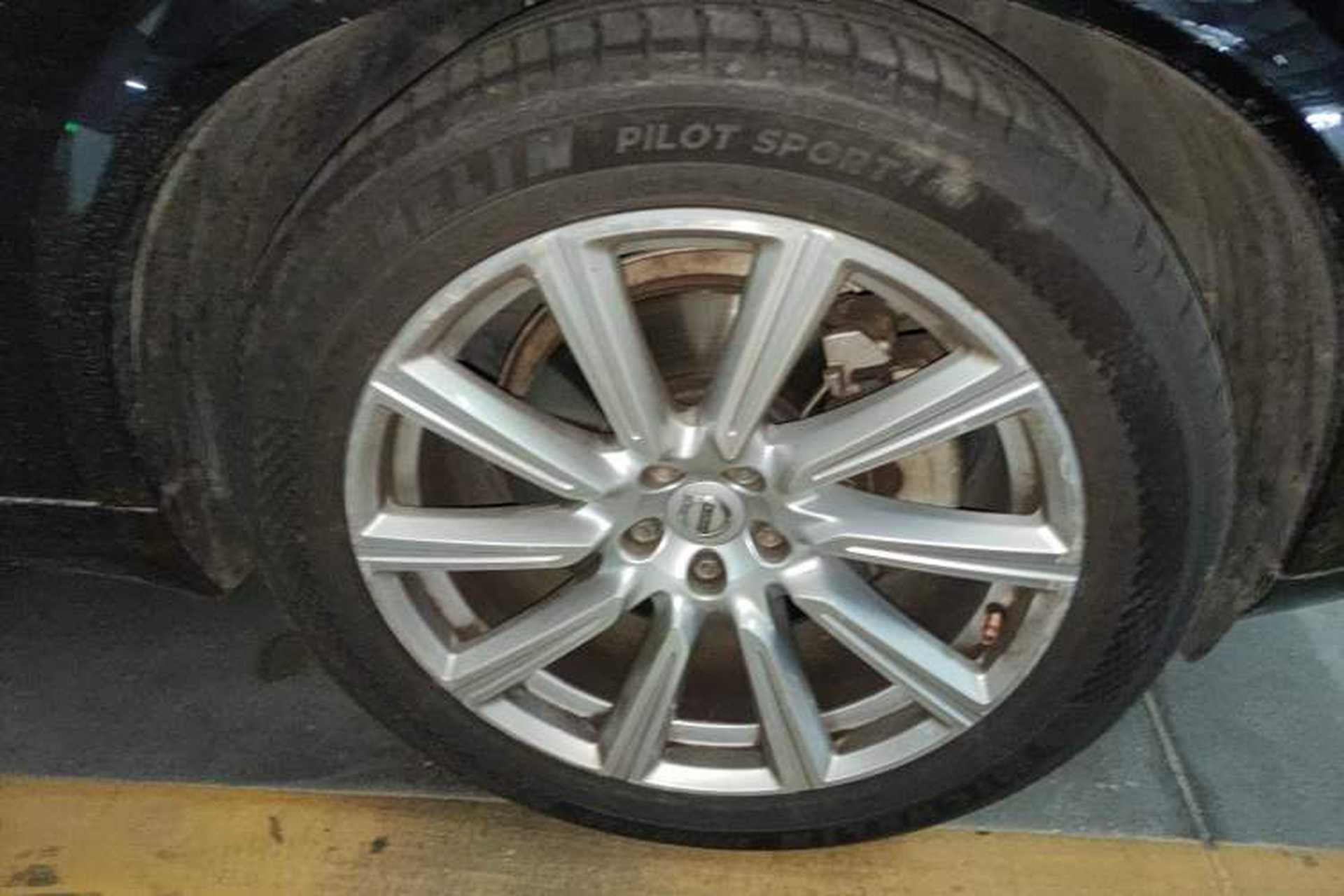 Used Volvo XC90 2019 T6 Zhiyi Edition 7-Seater China V Emission Standard Right Front Wheel Hub