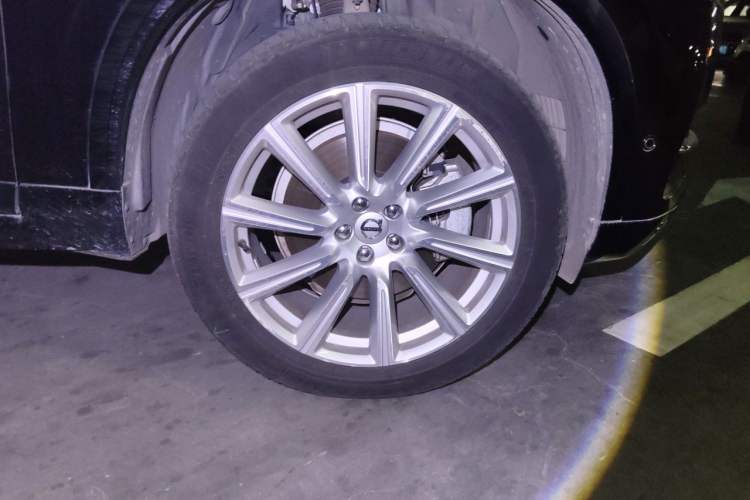 Used Volvo XC90 2019 T6 Zhiya Edition 7-Seater China VI Standard Right Front Wheel Hub