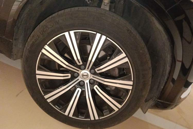 Used Volvo XC90 2019 T6 Zhiyi Edition 7-Seater China VI Standard Right Front Wheel Hub
