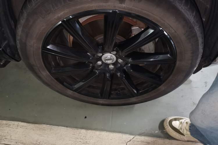 Used Volvo XC90 2019 T6 Zhiyi Edition 7-Seater China V Emission Standard Right Front Wheel Hub