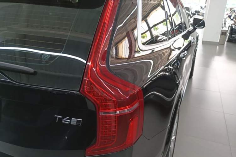 Used Volvo XC90 2019 T6 Zhiya Edition 7-Seater China VI Standard Right Rear Taillight