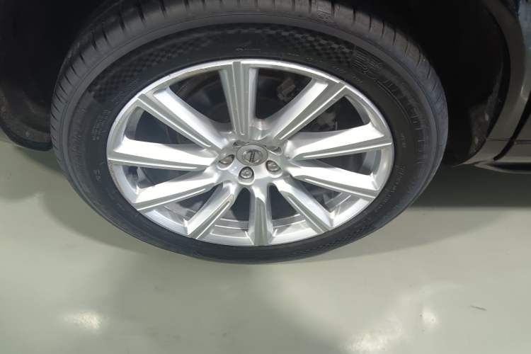 Used Volvo XC90 2019 T6 Zhiyi Edition 7-Seater China V Emission Standard Right Rear Wheel Hub