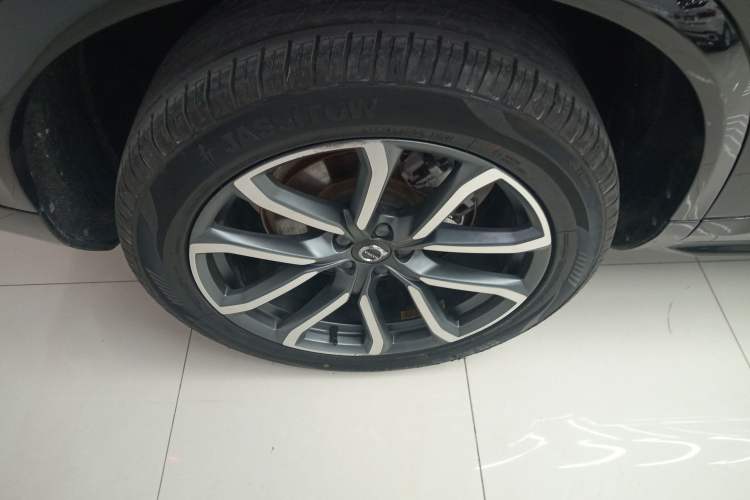 Used Volvo XC90 2019 T6 Zhiyi Edition 7-Seater China V Emission Standard Right Rear Wheel Hub