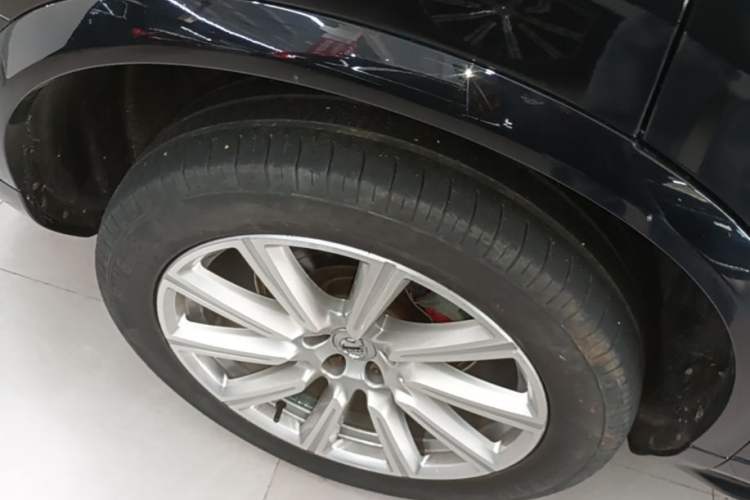 Used Volvo XC90 2019 T6 Zhiya Edition 7-Seater China VI Standard Right Rear Wheel Hub