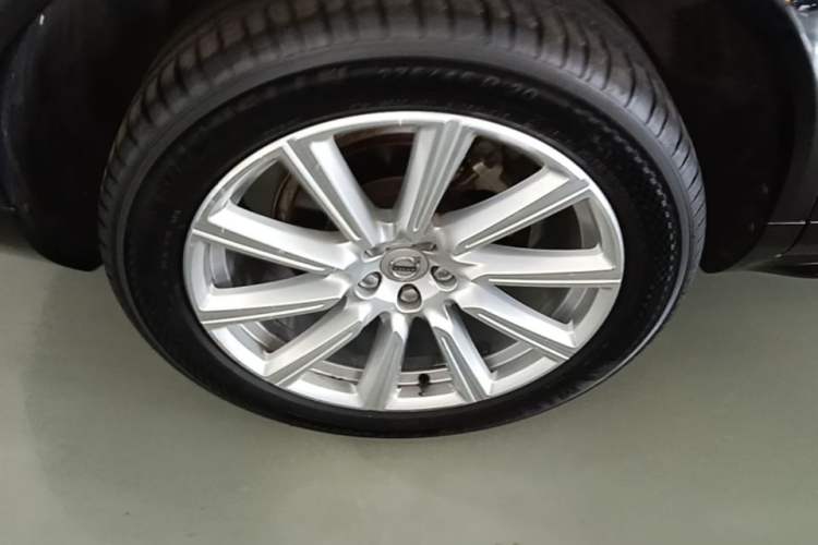 Used Volvo XC90 2019 T6 Zhiyi Edition 7-Seater China V Emission Standard Right Rear Wheel Hub