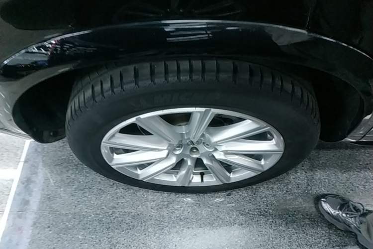 Used Volvo XC90 2019 T6 Zhiyi Edition 7-Seater China V Emission Standard Right Rear Wheel Hub