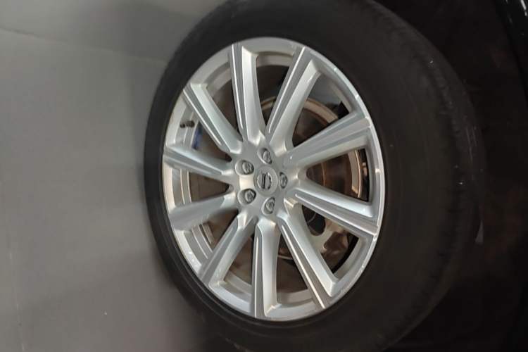 Used Volvo XC90 2019 T6 Zhiyi Edition 7-Seater China VI Standard Right Rear Wheel Hub