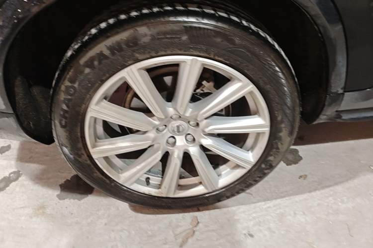 Used Volvo XC90 2019 T6 Zhiyi Edition 7-Seater China VI Standard Right Rear Wheel Hub