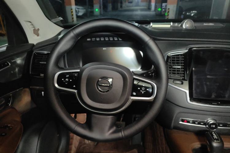 Used Volvo XC90 2019 T6 Zhiya Edition 7-Seater China VI Standard Steering Wheel