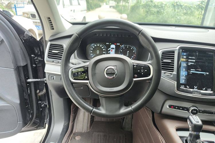 Used Volvo XC90 2019 T5 Zhiyi Edition 5-Seater China VI Standard Steering Wheel