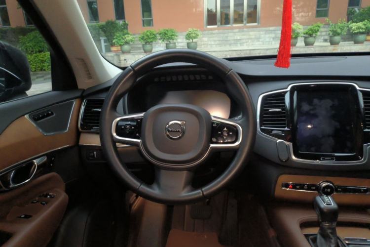 Used Volvo XC90 2019 T6 Zhiyi Edition 7-Seater China V Emission Standard Steering Wheel