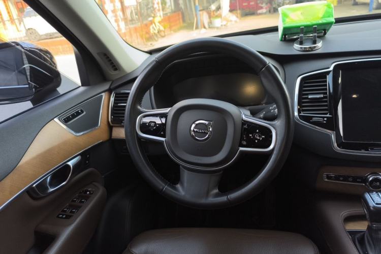 Used Volvo XC90 2019 T6 Zhiyi Edition 7-Seater China V Emission Standard Steering Wheel