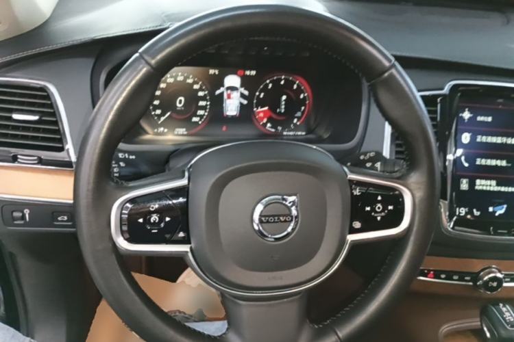 Used Volvo XC90 2019 T6 Zhiya Edition 7-Seater China VI Standard Steering Wheel