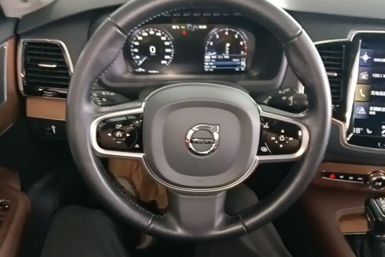 Used Volvo XC90 2019 T6 Zhiyi Edition 7-Seater China V Emission Standard Steering Wheel