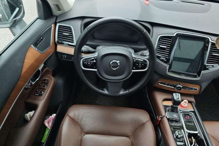 Used Volvo XC90 2019 T6 Zhiyi Edition 7-Seater China V Emission Standard Steering Wheel