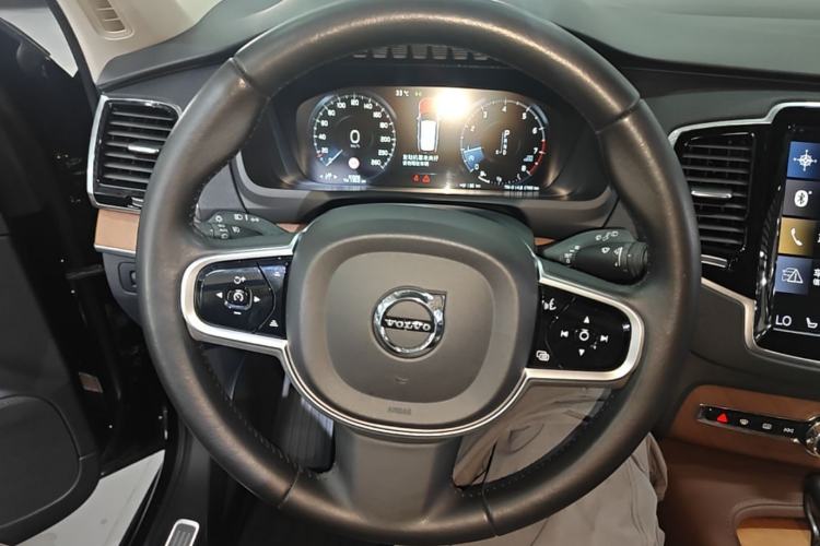 Used Volvo XC90 2019 T6 Zhiyi Edition 7-Seater China VI Standard Steering Wheel