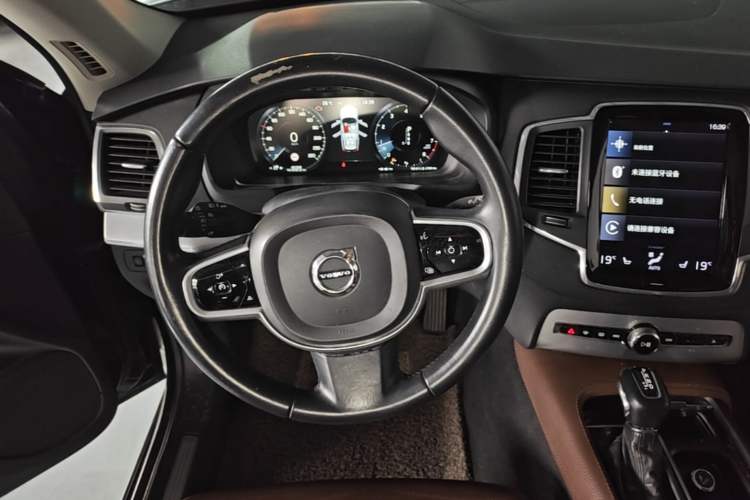 Used Volvo XC90 2019 T5 Zhiyi Edition 7-Seater China V Emission Standard Steering Wheel