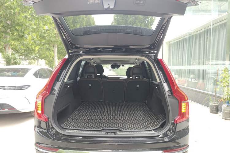 Used Volvo XC90 2019 T5 Zhiyi Edition 5-Seater China VI Standard Trunk