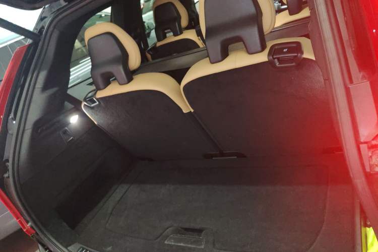Used Volvo XC90 2019 T6 Zhiyi Edition 7-Seater China VI Standard Trunk