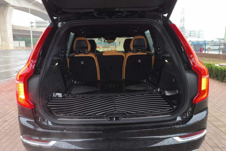 Used Volvo XC90 2019 T6 Zhiyi Edition 7-Seater China VI Standard Trunk