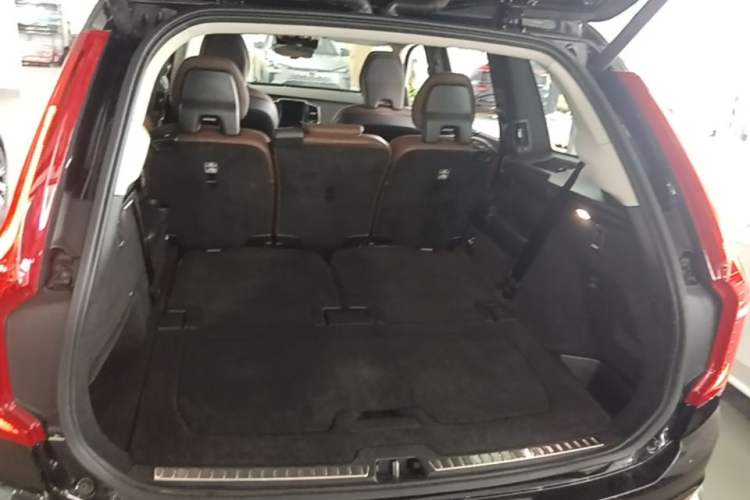 Used Volvo XC90 2019 T6 Zhiyi Edition 7-Seater China V Emission Standard Trunk