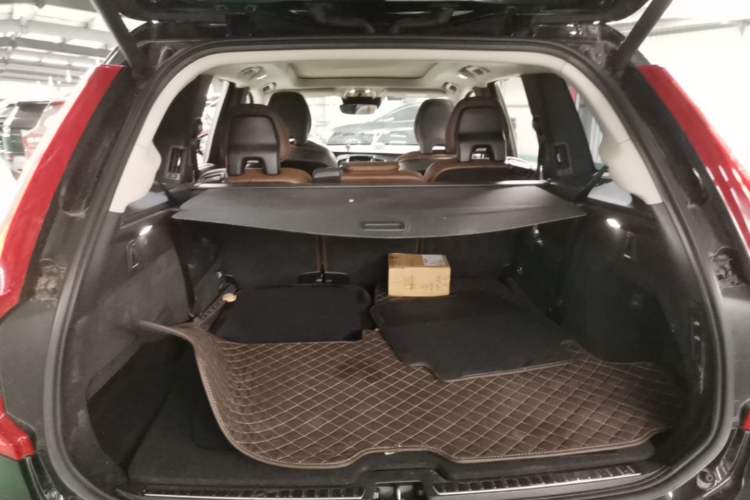 Used Volvo XC90 2019 T6 Zhiya Edition 7-Seater China VI Standard Trunk
