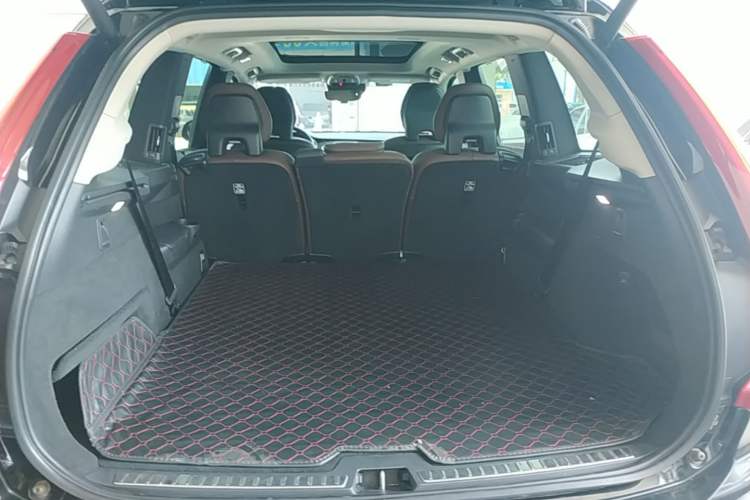 Used Volvo XC90 2019 T6 Zhiyi Edition 7-Seater China VI Standard Trunk