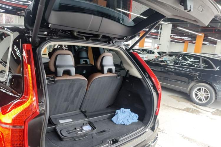 Used Volvo XC90 2019 T5 Zhiyi Edition 7-Seater China VI Trunk