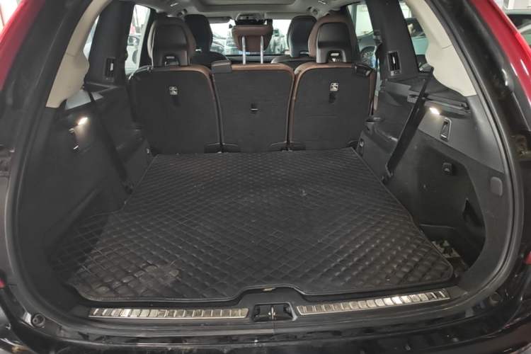 Used Volvo XC90 2019 T5 Zhiyi Edition 7-Seater China V Emission Standard Trunk