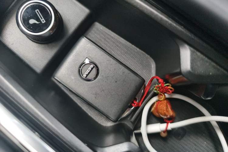 Used Volvo XC90 2019 T6 Zhiyi Edition 7-Seater China V Emission Standard Vehicle Key