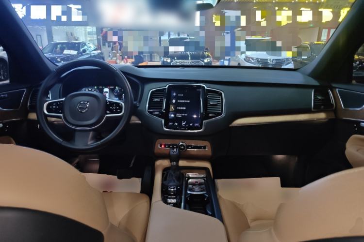 Used Volvo XC90 2019 T6 Zhiyi Edition 7-Seater China VI Standard Center Console