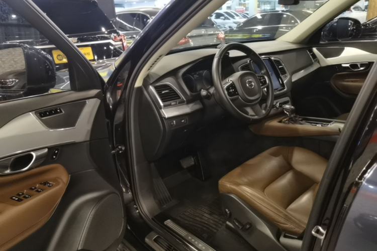 Used Volvo XC90 2019 T5 Zhiyi Edition 5-Seater China VI Standard Driver Seat
