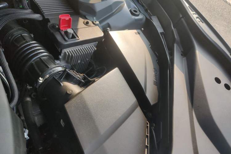 Used Volvo XC90 2019 T6 Zhiyi Edition 7-Seater China VI Standard Engine Bay Left