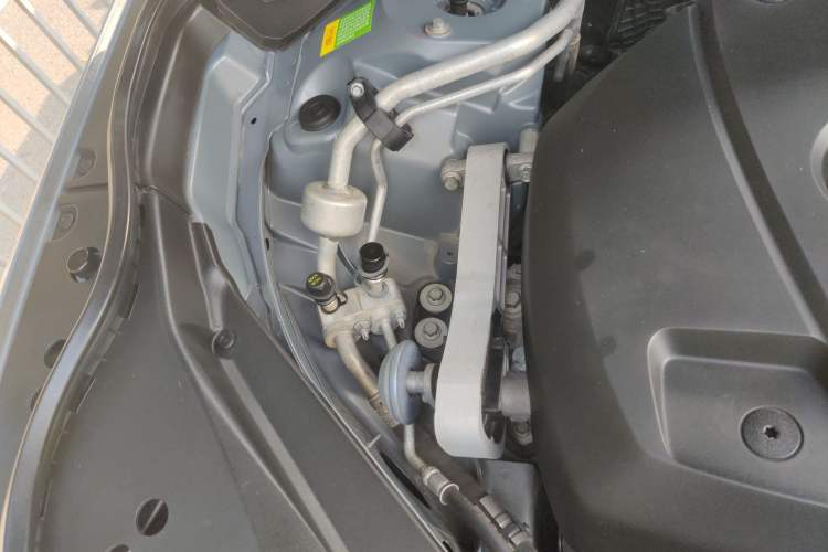 Used Volvo XC90 2019 T6 Zhiyi Edition 7-Seater China VI Standard Engine Bay Right