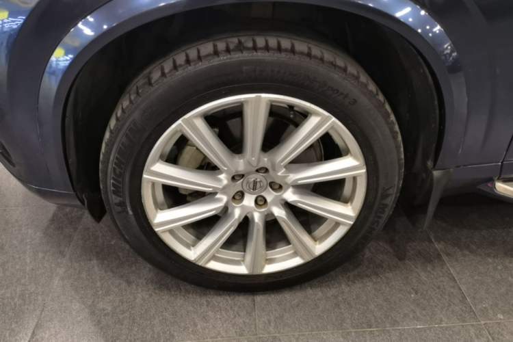 Used Volvo XC90 2019 T5 Zhiyi Edition 5-Seater China VI Standard Exterior 4