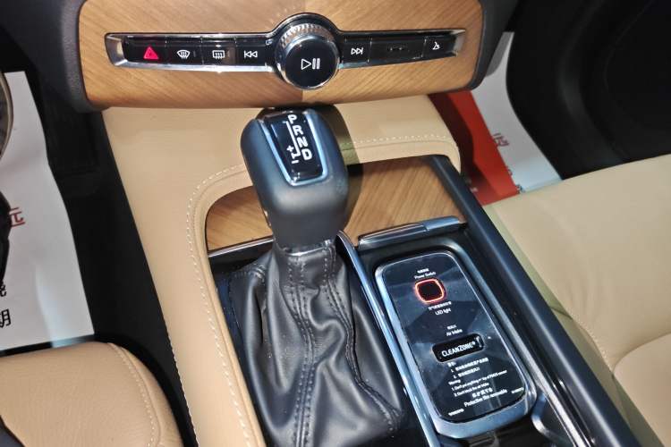Used Volvo XC90 2019 T6 Zhiyi Edition 7-Seater China VI Standard Gear Lever