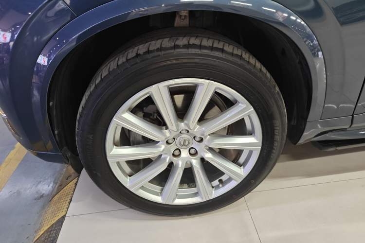 Used Volvo XC90 2019 T6 Zhiyi Edition 7-Seater China VI Standard Left Front Wheel Hub
