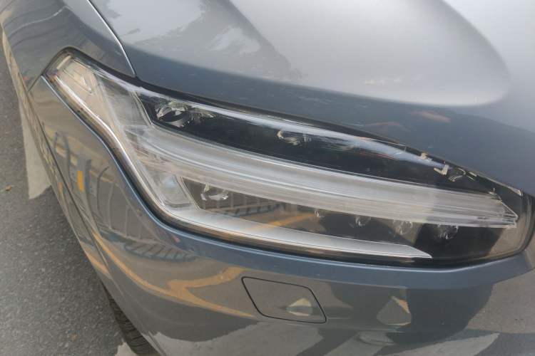 Used Volvo XC90 2019 T6 Zhiyi Edition 7-Seater China VI Standard Right Front Headlight